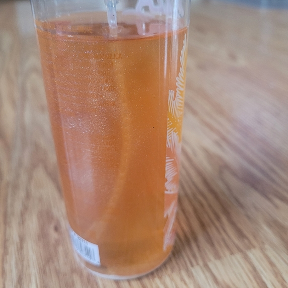 2/$35 Guess Ibiza Radiant - Picture 3 of 3